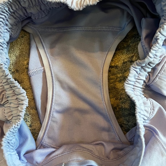 RARE Lululemon Hotty Hot Short ll *2.5” Size 4 In Hydrangea Blue - Picture 6 of 11